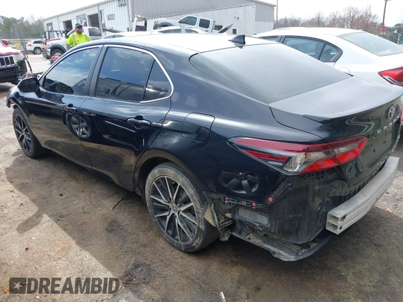 2022 Toyota Camry SE with VIN 4T1G11AK6NU660671, listed as a IAAI auction lot 41768738 with 74,867 mi miles. Bid and sale history available at carsss.com. Image 3.