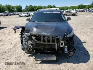 2017 Jeep Cherokee Latitude z VIN 1C4PJLCB8HW640881, wystawiony jako Copart lot #57718415 z przebiegiem 185 761 mil mil oraz Szkoda całkowita • Salvage title. Historia ofert i sprzedaży dostępna na DreamBid. Obrazek 15.
