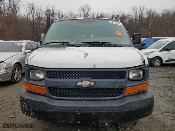2005 Chevrolet Express Cargo Van with VIN 1GCFG15X751245459, listed as a Copart auction lot 44382425 with 174,347 mi miles and Salvage Title. Bid and sale history available at carsss.com. Image 5.