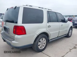 2006 Lincoln Navigator Luxury z VIN 5LMFU27536LJ11833, wystawiony jako IAAI lot #42377770 z przebiegiem 171 885 mil mil oraz . Historia ofert i sprzedaży dostępna na DreamBid. Obrazek 4.