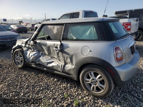 2011 MINI Hardtop z VIN WMWSU3C52BT094502, wystawiony jako Copart lot #56579965 z przebiegiem Nie podano mil oraz Szkoda całkowita • Salvage title. Historia ofert i sprzedaży dostępna na DreamBid. Obrazek 2.