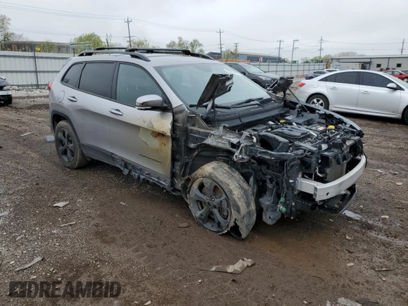 2018 Jeep Cherokee Limited z VIN 1C4PJMDX2JD560459, wystawiony jako Copart lot #55322465 z przebiegiem 71 553 mil mil oraz Szkoda całkowita • Salvage title. Historia ofert i sprzedaży dostępna na DreamBid. Obrazek 4.