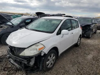 2009 Nissan Versa 1.8 S with VIN 3N1BC13E89L383363, listed as a Copart auction lot 72003164 with 104,953 mi miles and Salvage Title. Bid and sale history available at carsss.com. Image 1.