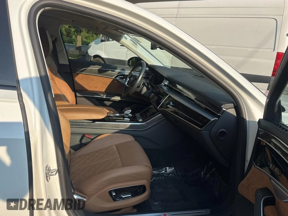 2020 Audi S8 z VIN WAU8SAF82LN011960, wystawiony jako Copart lot #59629095 z przebiegiem 58 167 mil mil oraz Czysty tytuł • Clean title. Historia ofert i sprzedaży dostępna na DreamBid. Obrazek 5.