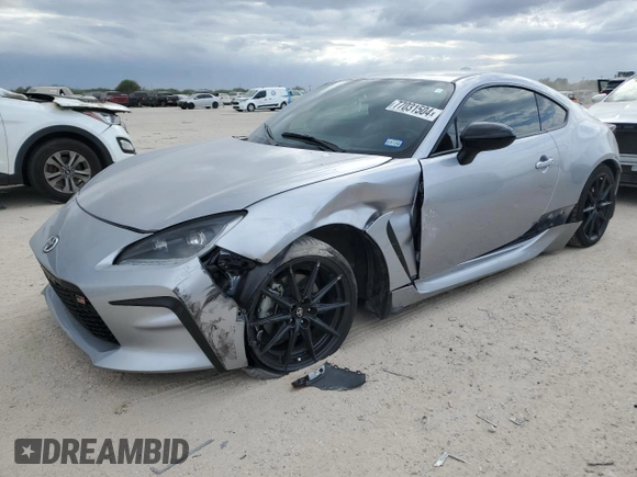2024 Toyota GR86 Premium with VIN JF1ZNBE14R8751967, listed as a Copart auction lot 77031504 with 5,866 mi miles and Salvage Title. Bid and sale history available at carsss.com. Image 1.
