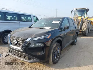 2023 Nissan Rogue S z VIN 5N1BT3AB4PC894896, wystawiony jako IAAI lot #42063889 z przebiegiem 35 626 mil mil oraz . Historia ofert i sprzedaży dostępna na DreamBid. Obrazek 2.