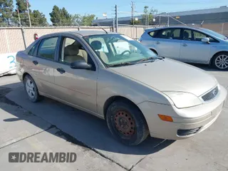 2007 Ford Focus S with VIN 1FAFP34NX7W298342, listed as a IAAI auction lot 41914853 with 225,313 mi miles. Bid and sale history available at carsss.com. Image 1.
