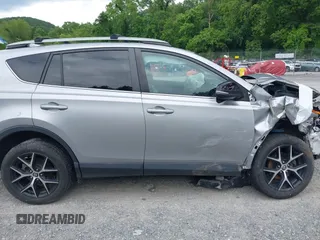 2017 Toyota RAV4 SE z VIN 2T3JFREV7HW568488, wystawiony jako IAAI lot #42492906 z przebiegiem 182 463 mil mil oraz . Historia ofert i sprzedaży dostępna na DreamBid. Obrazek 12.
