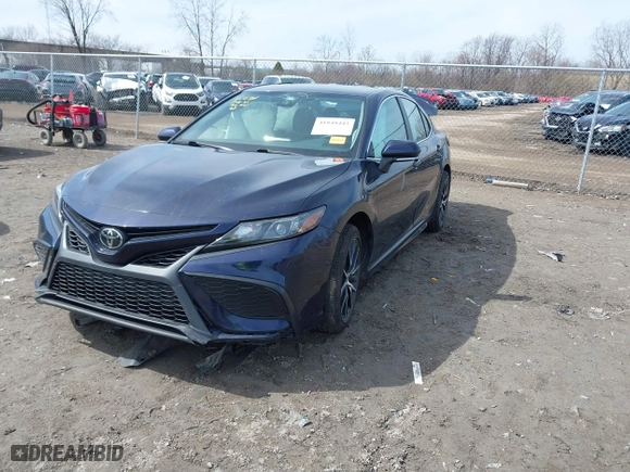 2022 Toyota Camry SE with VIN 4T1G11AK7NU674059, listed as a IAAI auction lot 41848443 with 68,102 mi miles. Bid and sale history available at carsss.com. Image 16.