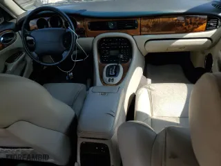 2002 Jaguar XJ with VIN SAJDA12C72LF42584, listed as a Copart auction lot 72030274 with 241,554 mi miles and Clean Title. Bid and sale history available at carsss.com. Image 8.