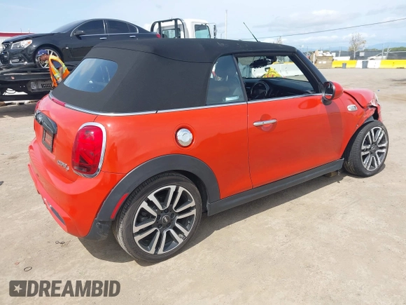 2019 MINI Convertible Cooper S with VIN WMWWG9C58K3E40700, listed as a IAAI auction lot 41985685 with 29,128 mi miles. Bid and sale history available at carsss.com. Image 4.