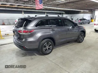 2016 Toyota Highlander XLE z VIN 5TDJKRFH0GS500635, wystawiony jako Copart lot #55602525 z przebiegiem 108 930 mil mil oraz Czysty tytuł • Clean title. Historia ofert i sprzedaży dostępna na DreamBid. Obrazek 3.
