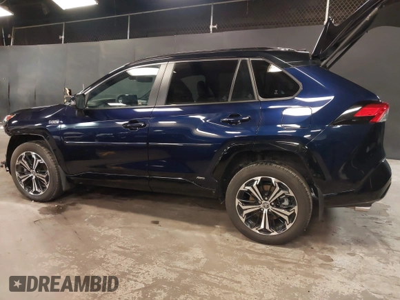 2024 Toyota RAV4 XSE with VIN JTMFB3FV2RD173730, listed as a IAAI auction lot 41794353 with 4,639 mi miles and . Bid and sale history available at DreamBid. Image 3.