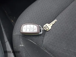 2017 Hyundai Elantra SE z VIN 5NPD84LF1HH166995, wystawiony jako IAAI lot #41511180 z przebiegiem 76 739 mil mil oraz . Historia ofert i sprzedaży dostępna na DreamBid. Obrazek 11.