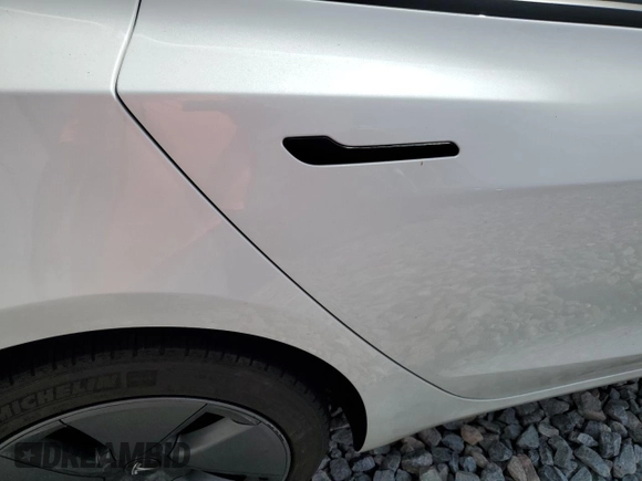 2023 Tesla Model 3 z VIN 5YJ3E1EA5PF544141, wystawiony jako Copart lot #56000435 z przebiegiem Nie podano mil oraz Szkoda całkowita • Salvage title. Historia ofert i sprzedaży dostępna na DreamBid. Obrazek 10.