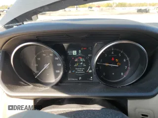 2019 Land Rover Discovery SE with VIN SALRG2RV6K2401047, listed as a Copart auction lot 50402995 with 71,154 mi miles and Salvage Title. Bid and sale history available at DreamBid. Image 9.