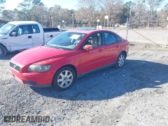 2006 Volvo S40 2.4L with VIN YV1MS382462185227, listed as a IAAI auction lot 41396349 with 198,245 mi miles. Bid and sale history available at carsss.com. Image 2.