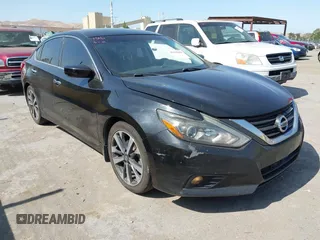 2017 Nissan Altima SV z VIN 1N4AL3AP3HC164982, wystawiony jako IAAI lot #42415869 z przebiegiem 205 081 mil mil oraz . Historia ofert i sprzedaży dostępna na DreamBid. Obrazek 1.
