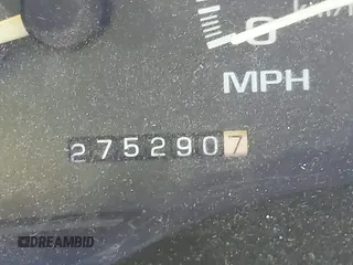 1997 Chevrolet Suburban with VIN 3GNFK16R6VG186072, listed as a IAAI auction lot 41373166 with 275,290 mi miles. Bid and sale history available at carsss.com. Image 7.