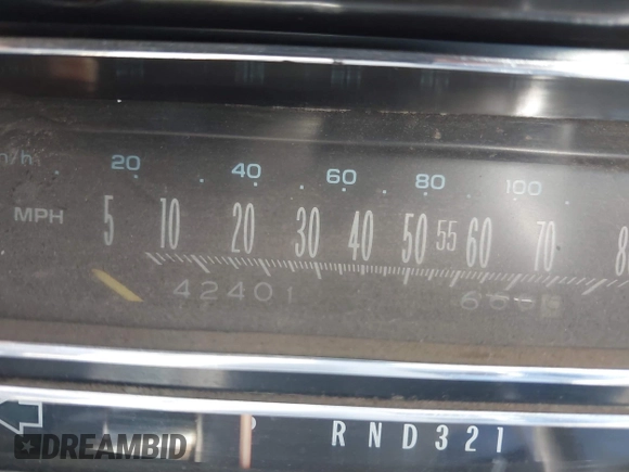 1984 Cadillac DeVille z VIN 1G6AM6989E9064371, wystawiony jako IAAI lot #42365461 z przebiegiem 42 401 mil mil oraz . Historia ofert i sprzedaży dostępna na DreamBid. Obrazek 7.