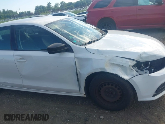 2015 Volkswagen Jetta S z VIN 3VW2K7AJ4FM327068, wystawiony jako IAAI lot #42610853 z przebiegiem 150 636 mil mil oraz . Historia ofert i sprzedaży dostępna na DreamBid. Obrazek 12.