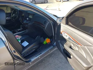 2015 Infiniti Q70 z VIN JN1BY1AR5FM561996, wystawiony jako IAAI lot #42099091 z przebiegiem 115 080 mil mil oraz . Historia ofert i sprzedaży dostępna na DreamBid. Obrazek 5.