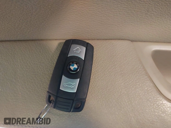 2013 BMW X5 xDrive35i z VIN 5UXZV4C54D0B21144, wystawiony jako IAAI lot #42304165 z przebiegiem 164 673 mil mil oraz . Historia ofert i sprzedaży dostępna na DreamBid. Obrazek 11.