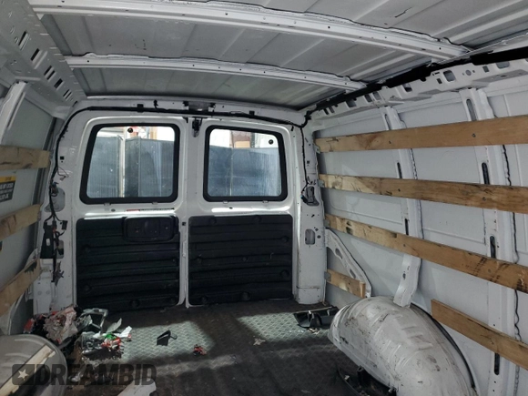 2023 GMC Savana Cargo z VIN 1GTW7AFP9P1123588, wystawiony jako Copart lot #47600395 z przebiegiem 32 157 mil mil oraz Czysty tytuł • Clean title. Historia ofert i sprzedaży dostępna na DreamBid. Obrazek 10.