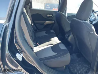 2018 Jeep Cherokee Latitude with VIN 1C4PJMCB1JD589473, listed as a IAAI auction lot 41665630 with 106,371 mi miles. Bid and sale history available at carsss.com. Image 8.
