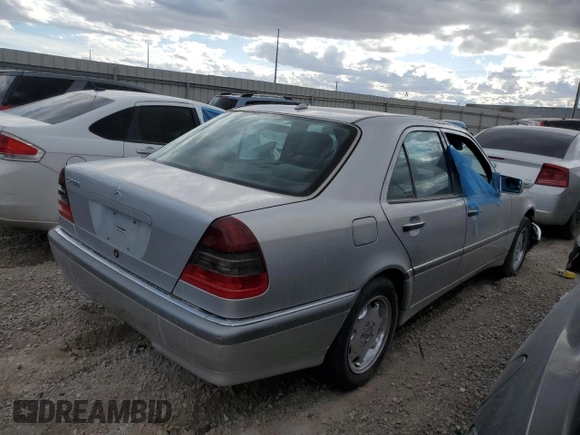 2000 Mercedes-Benz C 230/260/280/320 z VIN WDBHA29G8YA830399, wystawiony jako Copart lot #86919894 z przebiegiem 89 183 mil mil oraz Nie do naprawy • Non repairable. Historia ofert i sprzedaży dostępna na DreamBid. Obrazek 3.