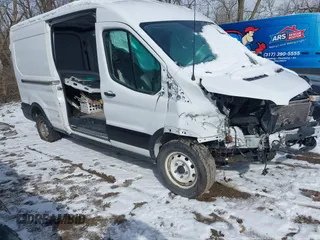 2019 Ford Transit z VIN 1FTYR2CM0KKB45744, wystawiony jako IAAI lot #41585829 z przebiegiem 2 000 mil mil oraz . Historia ofert i sprzedaży dostępna na DreamBid. Obrazek 1.