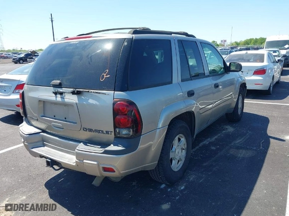 2002 Chevrolet TrailBlazer LTZ with VIN 1GNDS13S522398531, listed as a IAAI auction lot 42047803 with 243,574 mi miles. Bid and sale history available at carsss.com. Image 4.