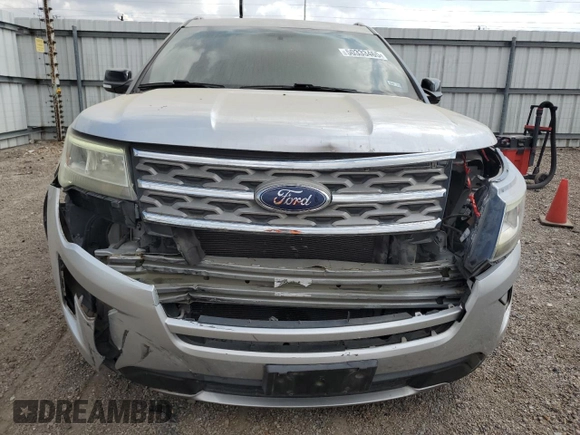 2018 Ford Explorer XLT z VIN 1FM5K7D85JGA54665, wystawiony jako Copart lot #50333465 z przebiegiem 59 877 mil mil oraz Szkoda całkowita • Salvage title. Historia ofert i sprzedaży dostępna na DreamBid. Obrazek 5.