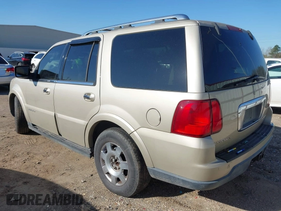 2005 Lincoln Navigator Luxury with VIN 5LMFU28555LJ01074, listed as a IAAI auction lot 41755441 with 187,527 mi miles. Bid and sale history available at carsss.com. Image 3.