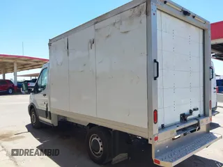 2020 Ford Transit z VIN 1FDBW5Z8XLKA32374, wystawiony jako IAAI lot #42468266 z przebiegiem 80 934 mil mil oraz . Historia ofert i sprzedaży dostępna na DreamBid. Obrazek 3.
