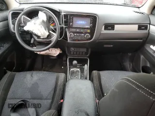 2018 Mitsubishi Outlander ES z VIN JA4AZ3A3XJZ062453, wystawiony jako Copart lot #55823265 z przebiegiem 59 084 mil mil oraz Szkoda całkowita • Salvage title. Historia ofert i sprzedaży dostępna na DreamBid. Obrazek 8.