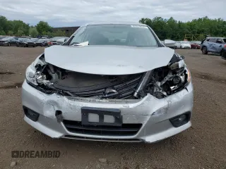 2017 Nissan Altima SL с VIN 1N4AL3APXHC184582, выставлен на аукционе Copart как лот 62829035 с пробегом 137 082 миль миль и Списание • Salvage title. История ставок и продаж доступна на DreamBid. Изображение 5.