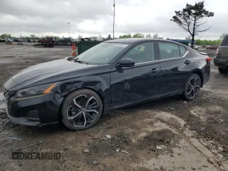 2023 Nissan Altima SR z VIN 1N4BL4CV3PN416707, wystawiony jako Copart lot #56679045 z przebiegiem 6 695 mil mil oraz Nie do naprawy • Non repairable. Historia ofert i sprzedaży dostępna na DreamBid. Obrazek 1.