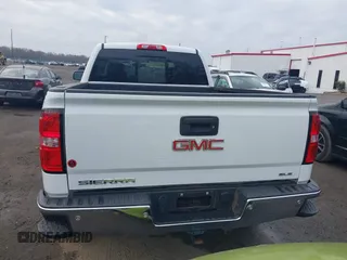 2017 GMC Sierra 1500 SLE z VIN 1GTV2MEC0HZ311932, wystawiony jako IAAI lot #40888769 z przebiegiem 72 676 mil mil oraz . Historia ofert i sprzedaży dostępna na DreamBid. Obrazek 16.