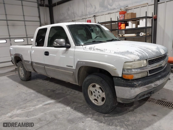 2002 Chevrolet Silverado 1500 LT with VIN 2GCEK19T021290878, listed as a IAAI auction lot 41715052 with 299,629 mi miles. Bid and sale history available at carsss.com. Image 1.