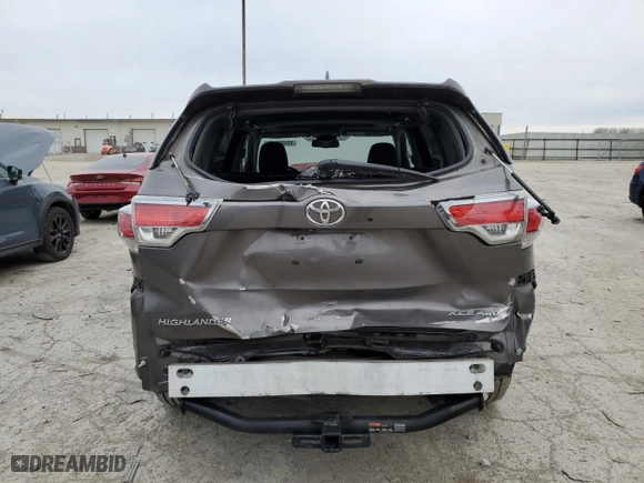 2015 Toyota Highlander XLE with VIN 5TDJKRFH3FS121868, listed as a Copart auction lot 50406645 with 65,658 mi miles and Salvage Title. Bid and sale history available at carsss.com. Image 6.