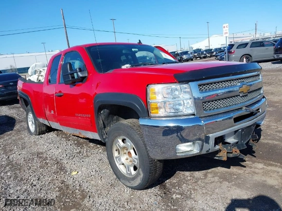 2012 Chevrolet Silverado 1500 LT with VIN 1GCRKSE75CZ138460, listed as a IAAI auction lot 42065032 with 1 mi miles. Bid and sale history available at carsss.com. Image 1.