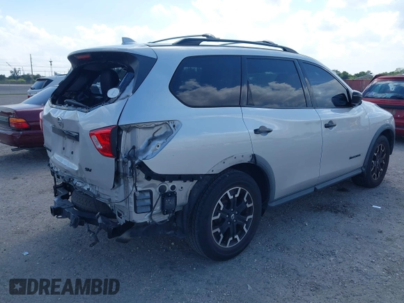 2019 Nissan Pathfinder S z VIN 5N1DR2MN4KC637723, wystawiony jako IAAI lot #41813351 z przebiegiem 100 227 mil mil oraz . Historia ofert i sprzedaży dostępna na DreamBid. Obrazek 4.