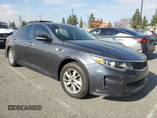 2016 Kia Optima LX z VIN KNAGT4L36G5113156, wystawiony jako Copart lot #55999935 z przebiegiem 88 647 mil mil oraz Szkoda całkowita • Salvage title. Historia ofert i sprzedaży dostępna na DreamBid. Obrazek 4.