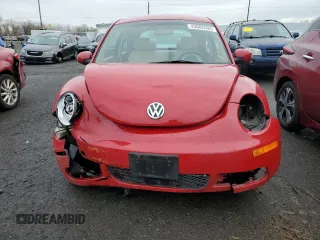2006 Volkswagen New Beetle Coupe with VIN 3VWPW31C46M424002, listed as a Copart auction lot 43862595 with 0 mi miles and Salvage Title. Bid and sale history available at carsss.com. Image 5.