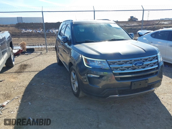 2018 Ford Explorer XLT z VIN 1FM5K7D8XJGA41555, wystawiony jako IAAI lot #41301991 z przebiegiem 46 248 mil mil oraz . Historia ofert i sprzedaży dostępna na DreamBid. Obrazek 1.