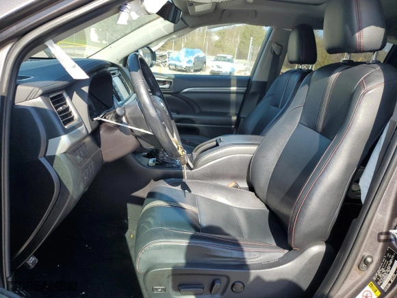 2019 Toyota Highlander SE with VIN 5TDJZRFH3KS964295, listed as a Copart auction lot 51989065 with 97,222 mi miles and Salvage Title. Bid and sale history available at carsss.com. Image 7.