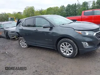2019 Chevrolet Equinox LT z VIN 3GNAXUEVXKL219346, wystawiony jako IAAI lot #42320431 z przebiegiem 98 660 mil mil oraz . Historia ofert i sprzedaży dostępna na DreamBid. Obrazek 13.