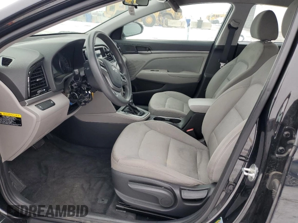 2017 Hyundai Elantra SE z VIN 5NPD84LFXHH172844, wystawiony jako Copart lot #45418985 z przebiegiem 96 169 mil mil oraz Szkoda całkowita • Salvage title. Historia ofert i sprzedaży dostępna na DreamBid. Obrazek 7.