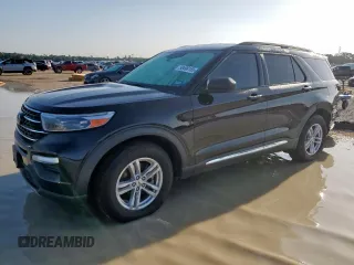 2022 Ford Explorer XLT with VIN 1FMSK7DH1NGA35734, listed as a Copart auction lot 58496155 with 60,526 mi miles and Salvage title. Bid and sale history available at DreamBid. Image 1.